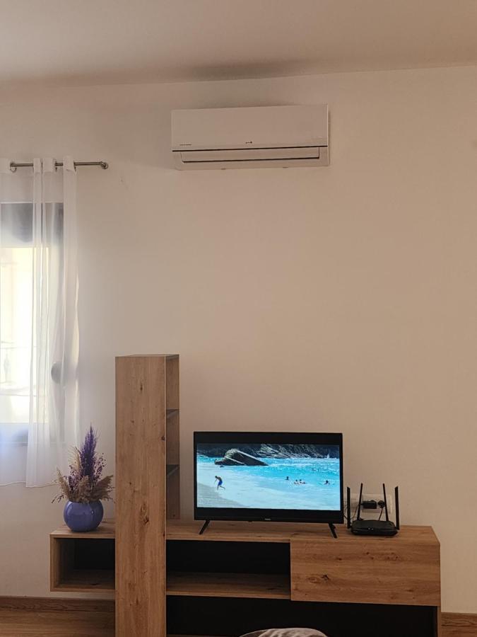 Brana Apartments Sarandë Exteriör bild