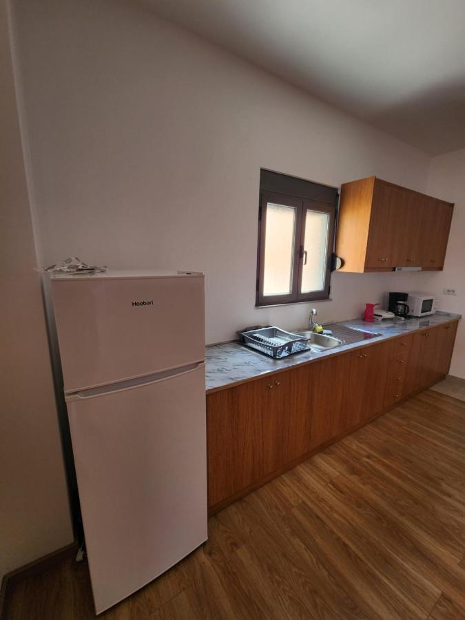 Brana Apartments Sarandë Exteriör bild