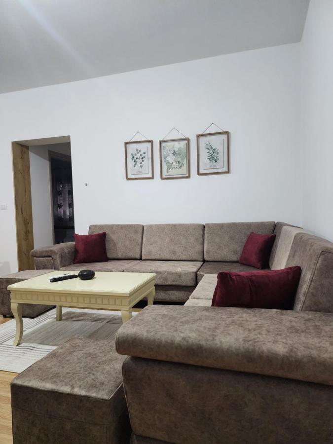 Brana Apartments Sarandë Exteriör bild
