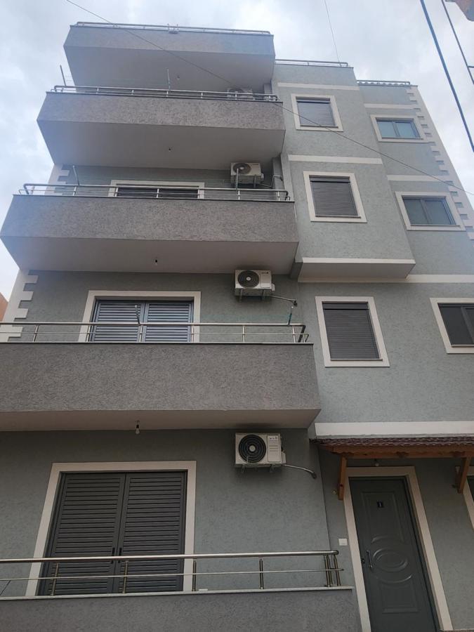 Brana Apartments Sarandë Exteriör bild